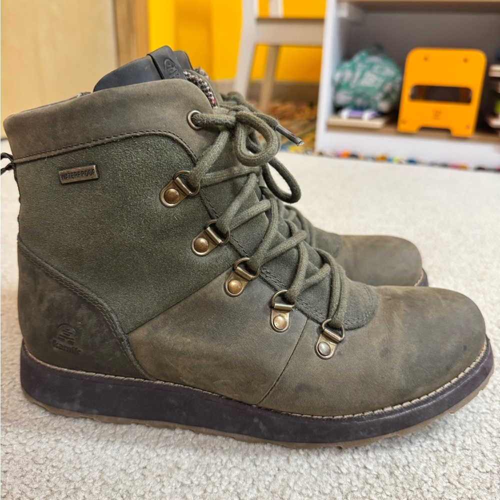 Kamik Ariel Waterproof Green Lace-Up Boots 9.5